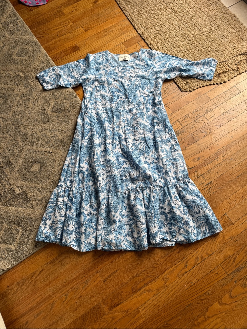 Fox & Hen Blue Motiff Maxi dress sz: XL
